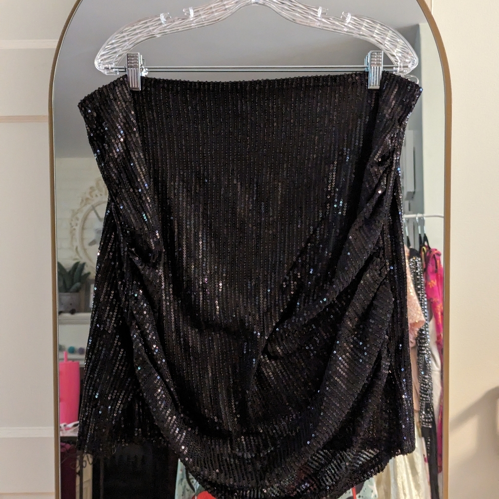 Stretchy black sequin skirt